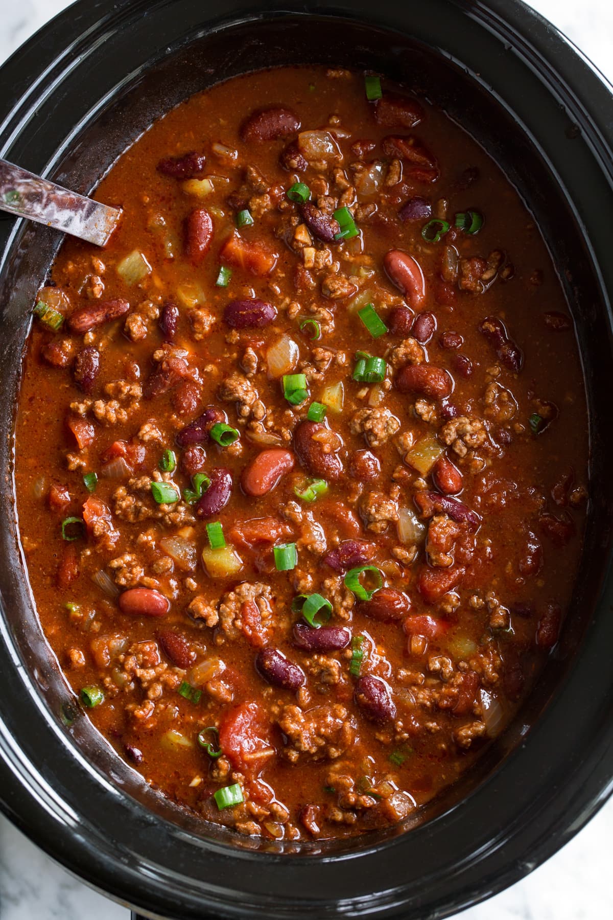 How to Make Chili in a Slow Cooker