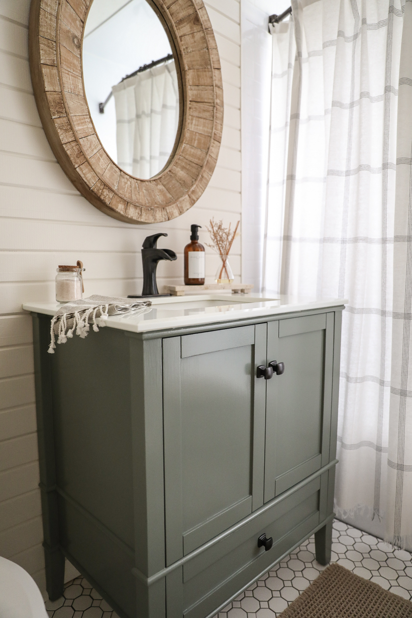 How to Paint Bathroom Vanity