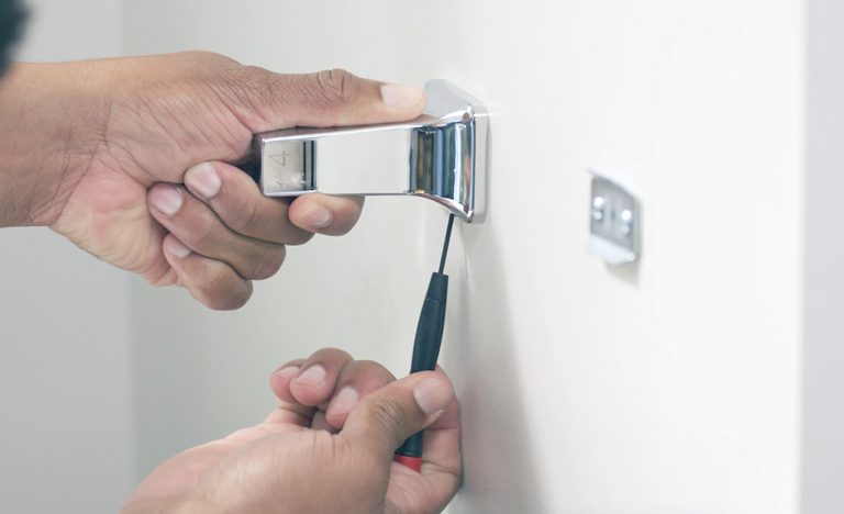How to Replace a Toilet Paper Holder