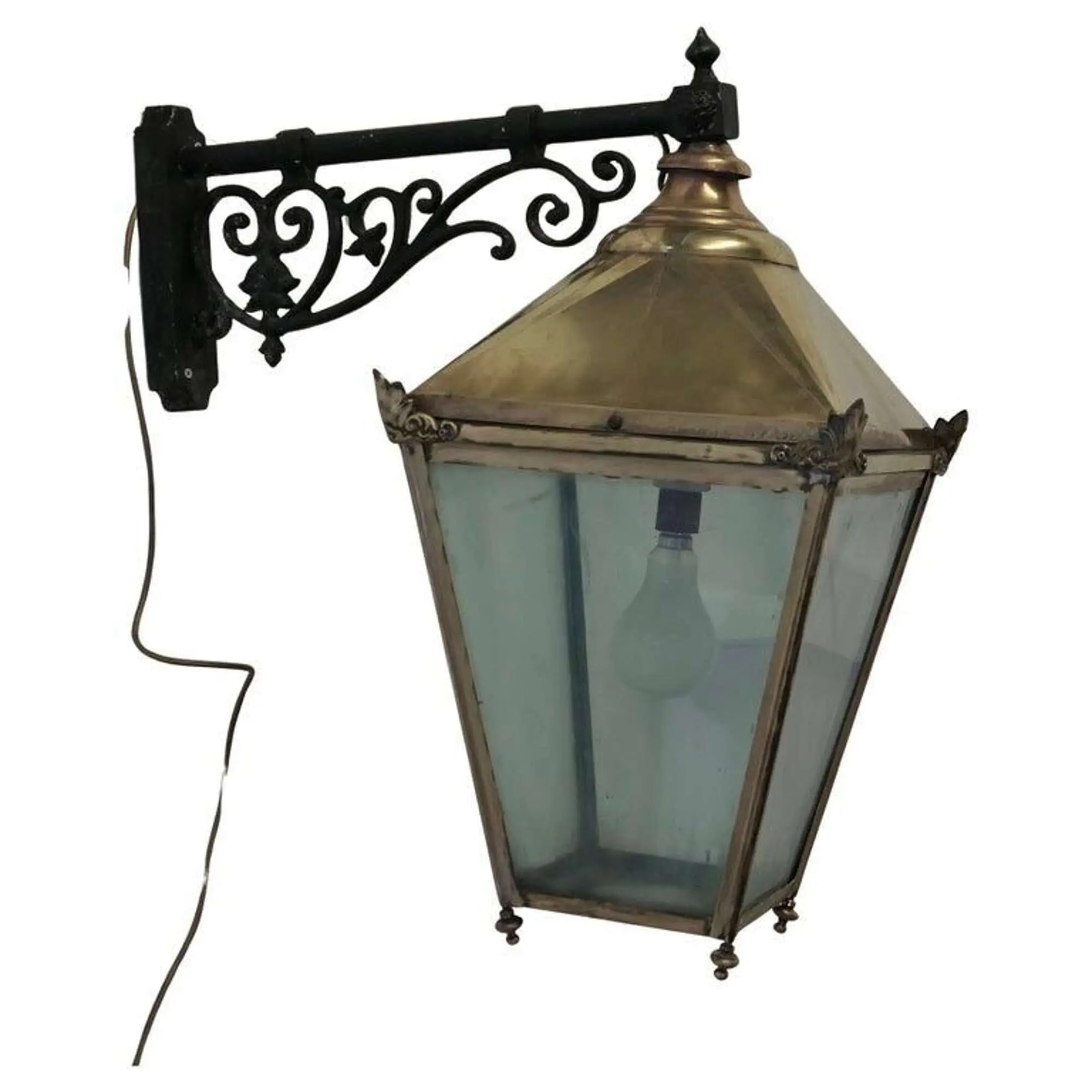 How Many Lanterns were Hung